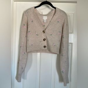 Cropped floral embroidered cardigan